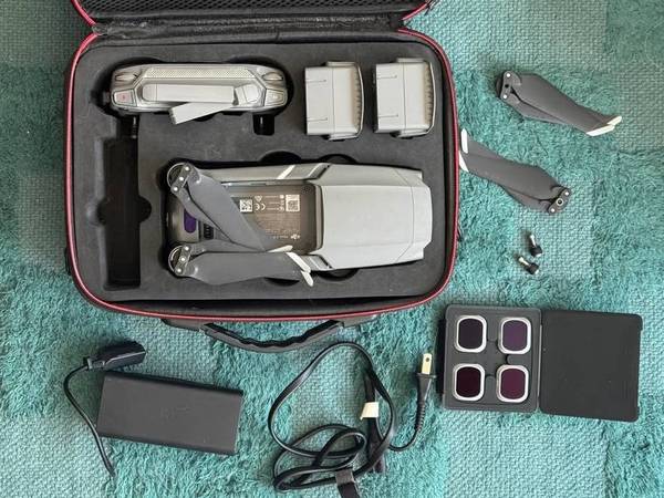 DJI Mavic 2 Pro)) 1