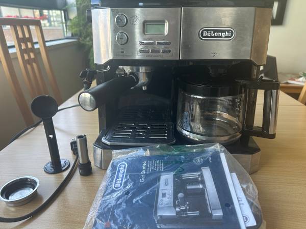 Delonghi Espresso Machine And Drip Coffee maker All in One BCO432 1