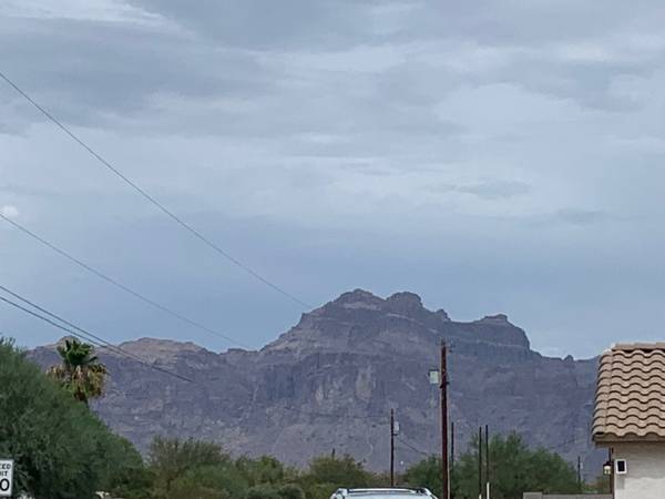 $334,900 / 3br - 1405ft2 - FURNISHED~~NO HOA~LARGE LOT~MOUNTAIN VIEWS~A MUST SEE!! (APACHE JUNCTION)64151014921602121