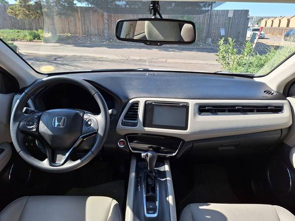 2017 HONDA HRV AWD LOW MILEAGE - $19,500 (Aurora)63619639962497124