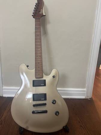 Squier Starcaster 1