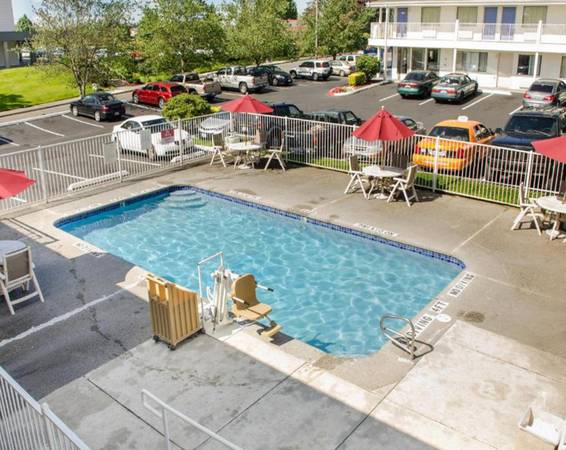 $599 / 1br - STAY WEEKLY & SAVE! Desk w/ Workspace, Pool, Parking (Tacoma South)63852581213697121
