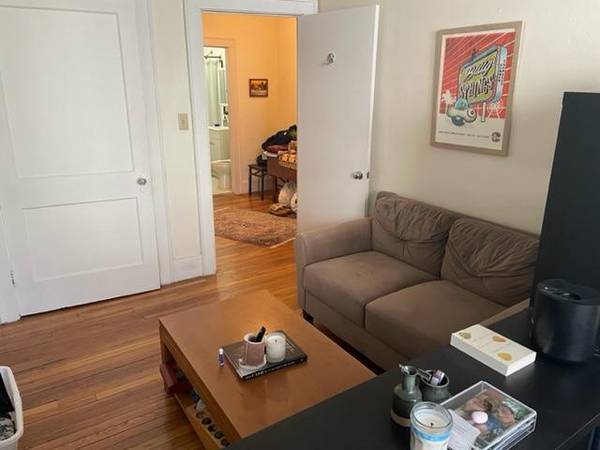 $2,100 Amazing Renovated -No Fee Studio - Harvard Design, laundry on site- (Cambridge, Harvard Design, Harvard sq)63996833752323121