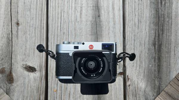 Leica M10 with Visoflex charger and extra battery NO LENS - $4,250 (Boston)63471244308099120