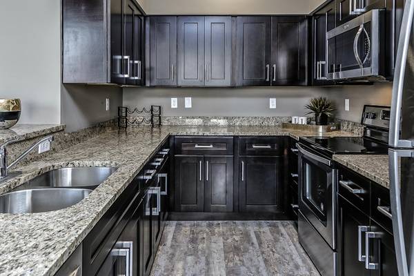 $1,707 / 1 hab - 1151 pies² - 1 habitación 1 baño con despacho!!!! ¡PRIMER MES GRATIS si te mudas antes del 30.09.25 (Papillion)63681623684737122