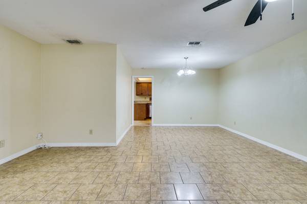 $2,150 / 3br - 1498ft2 - 713 Hiview Circle (Port Orange)63791574881025123