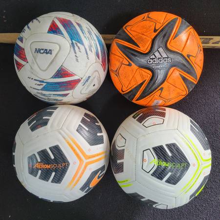 ⚽️ Soccer balls - Size 5 -- x 4 balls 1