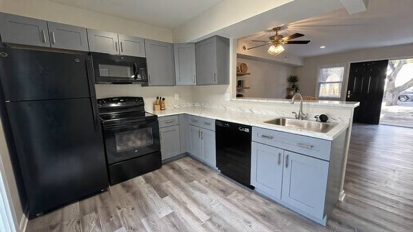 $1,759 / 2br - 886ft2 - CAN'T MISS SPECIAL FOR IMMEDIATE MOVE IN!!! (Ashland , VA)64027111983746120