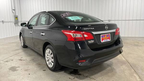 2019 Nissan Sentra - ¡Financiamiento interno disponible! - $11,99563442844305153121