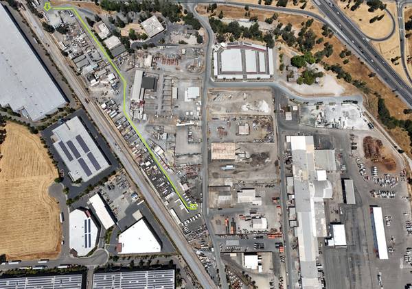 $375 / 400ft2 - 8'x20' container With 12'x20' Parking Stalls - Shiloh Industrial Park (healdsburg / windsor)63668095401091121