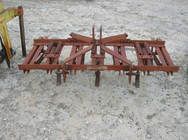 7 SHANK CHISEL PLOW/CULTIVATOR 1