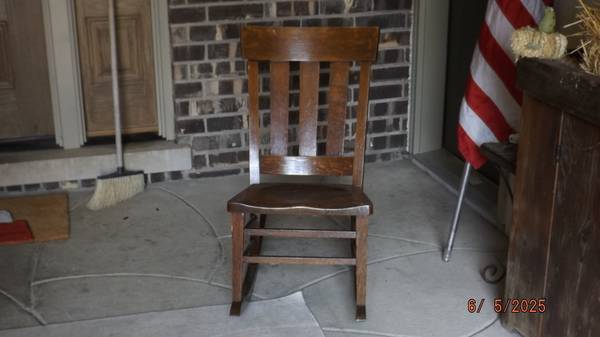 Old Sewing, Nursing, Quilting, Music Playing Oak Armless Rocking Chair 1