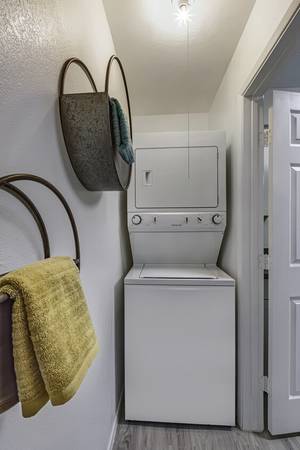 $1,850 / 2 dormitorios - 1017 pies² - 🏡 2 habitaciones/2 baños en comunidad cerrada – ¡Piscina, gimnasio, parque para perros! (Downtown Tucson)63674739381763123
