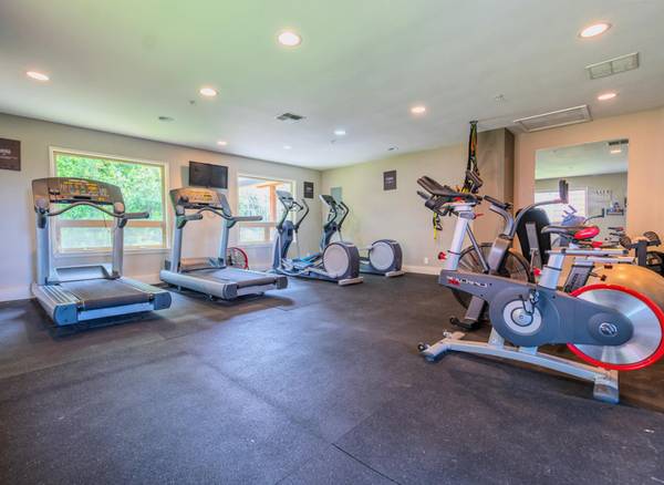 $1,495 / 1br - CALL! Luxury 1B with Open Layout, Updated Appliances! In Wine Country (West Salem)63660394479617122