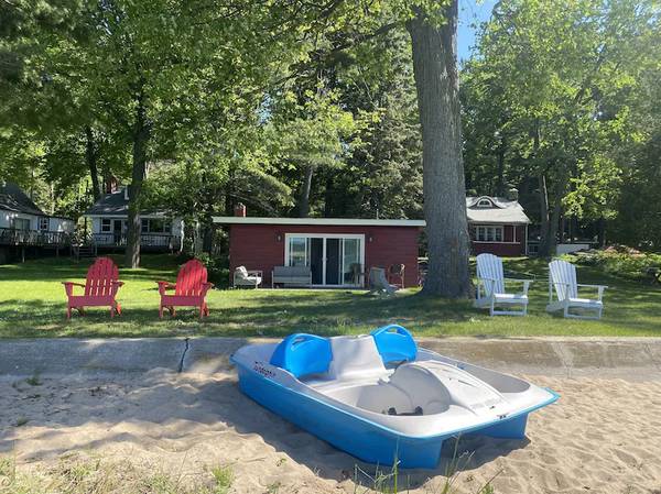 $1,200 / 2br - House Rental - Platte Lake (Honor, MI)64037723426307120