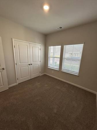$2245.00 / 4br - 2208ft2 - Casa moderna de 4 dormitorios y 3 baños en Madison Preserve – HOA y tarifa de basura ar63801809366659123