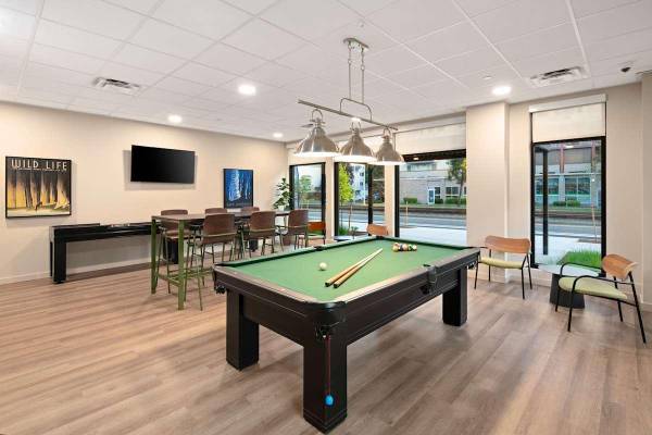 $1,173 / 435ft2 - Sala de manualidades, lavadora y secadora de tamaño completo en el hogar63831250564609122