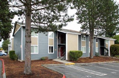 $2,052 / 2br - 800ft2 - Free Applications!  Playground (824 W Casino Rd, Everett, WA)63786614196225124