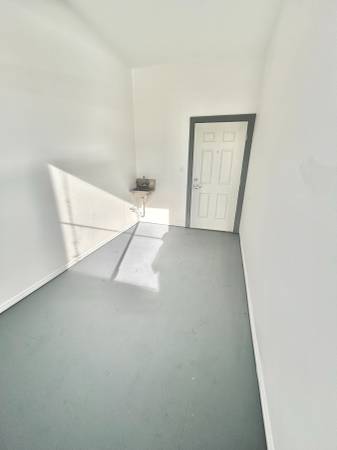 $490 Creative Studio – Ideal for Artist, Designer, or Remote Work! (berkeley)63847330940675123