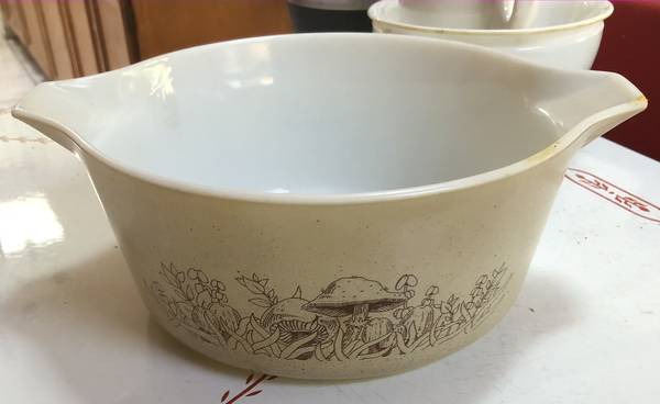 Vintage Pyrex Casserole Dish Mushroom Forest Fancies 1