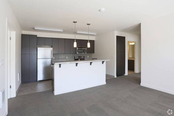 $1,848 / 2br - 947ft2 - TOP FLOOR2 X 2 CALL  NOW !!1 (Portland)63831771154307124