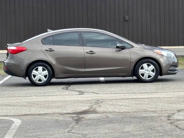 2015 Kia Forte LX with 158,000 miles Rust Free $4,650 - $4,650 (Chesterfield Indiana)63622014620163122