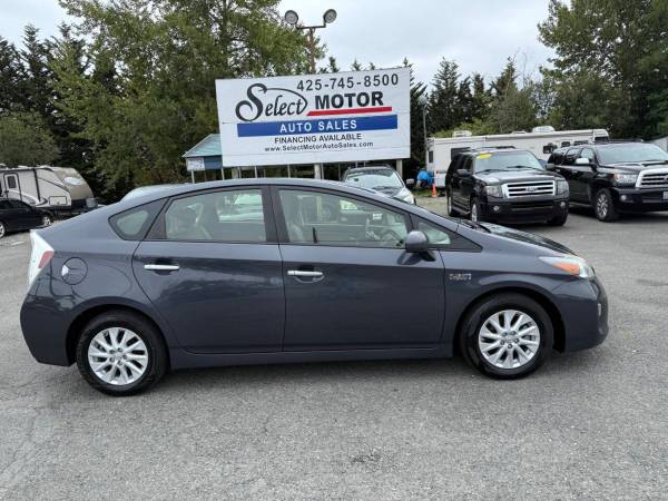2012 Toyota Prius Plug-in Hybrid Electric Base 4dr Hatchback Hatchback - $10,988 (Select Motor Auto Sales)63469750159747121