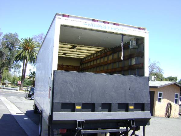 2010 Ford F550 LIFTGATE 20' - Photo 5
