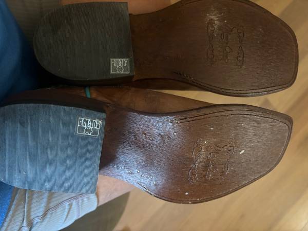 8 1/2. Macey bean boots 1