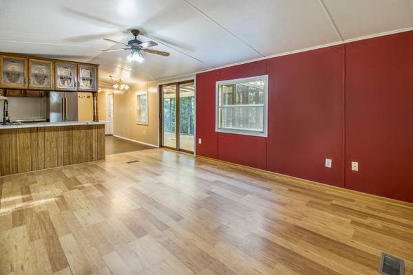 $210,000 3-bed home on 1.7 acres with LAND CONTRACT TERMS! (Newaygo, MI)64308911506434121