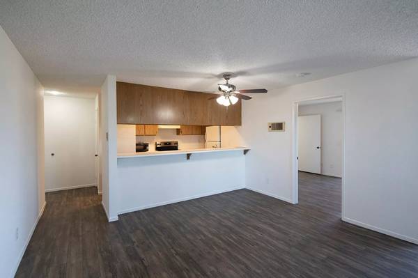 $2,895 / 2br - 950ft2 - *OPEN HOUSE: 9/26 3-5PM* Spacious 2BR in OB/Point Loma + Parking (San Diego)63841345991297121