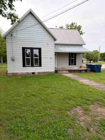 45 E Smith Ave 1
