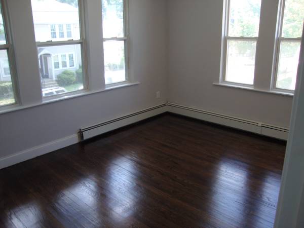 $2,250 / 1br - 650ft2 - North Quincy: Piso superior de 1 habitación + despacho con cocina moderna. Camina a la línea roja (North Quincy)63828556625793121
