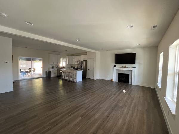 $3,850 / 4br - 1837ft2 - Beautiful 4 Bedroom Home in the Beautiful Key Peninsula for RENT! (Lakebay)63654918285825124
