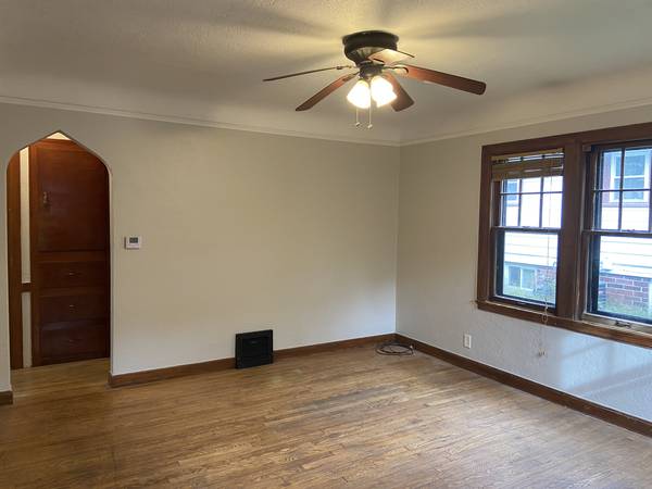 $210,000 / 3br - 1100ft2 - 3 bedroom, 1.5 st w/ lots updates Highland Park/Oak Park Neighborhood! (Des Moines)64308498704643124