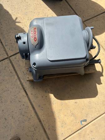 Ridgid  pipe threader 1