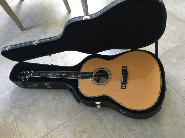 Larrivee Deluxe Series L-10 Acoustic Guitar 1