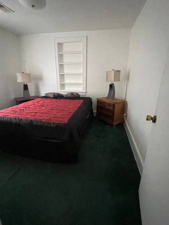 $700 / 3br - Furnished room available (Hampton)64053704801539122