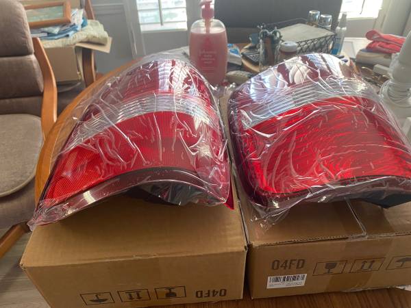 FORD TAIL LIGHTS 1
