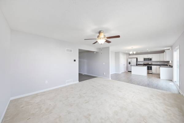 $2,400 / 3br - Amazing Home in a Fantastic Neighborhood (Morrow)63974469549571123