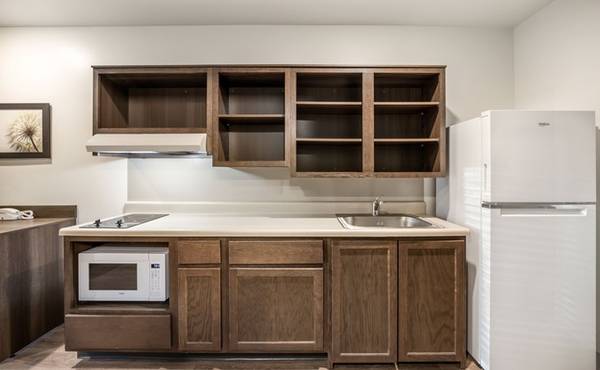 $483 / 1br - Must-Have Amenities at Prices You'll Love! (5742 Northridge Dr, Gurnee, IL)63898734276995124