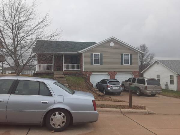 $1900.00 / 4br - 2300ft2 - 3915 Scarborough Way, Jefferson City, MO.  Muy bonita casa de 2 pisos con 4 habitaciones63845292351105120