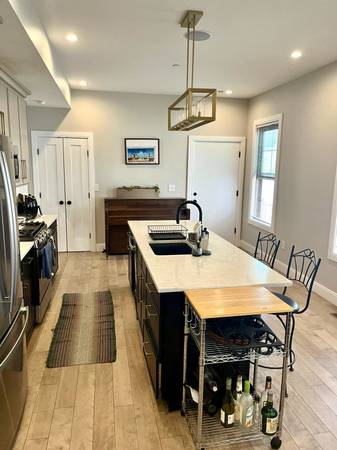 $1,200 / 3br - 1200ft2 - Modern Room in Share 3bed 2Bath Condo (Boston)63817540228611121