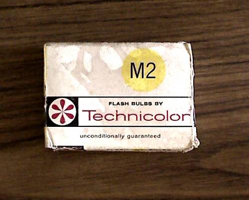 Vintage 6-Pack M2 Flash Bulbs by Technicolor 1