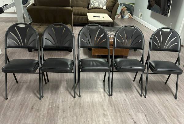 Samsonite Padded Folding Chairs - Set of 8 (including 2 unopened) 1