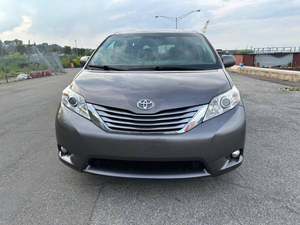 2017 Toyota Sienna XLE AWD - $18,500 (Staten Island NY)63654710401537121
