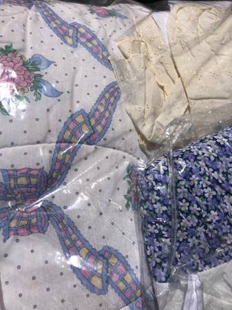 Full Size Reversible Comforter 1