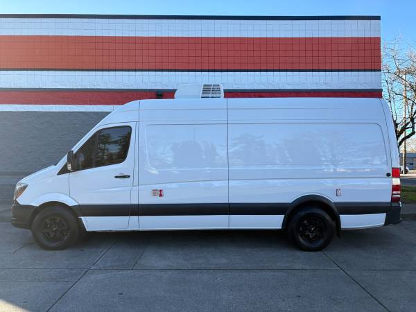 2016 Sprinter 2500 170''W.B.DIESEL 150K.MI.CUSTOM - Photo 4