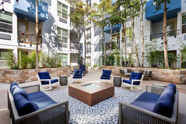 $2,040 / 456ft2 - Great Experiences Are Just Around The Corner. (East Village)63663753028737120