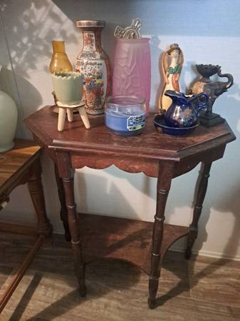 Antique Table w/nic nacs 1